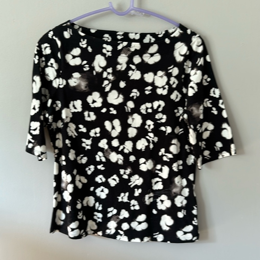 Ted Baker women’s top, three-quarter sleeve stretchy. Size 3.
